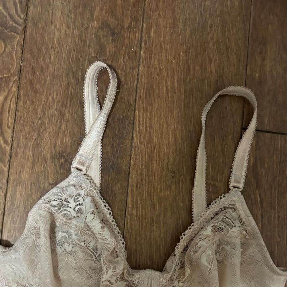 Wacoal Women's Tan and Cream Bra